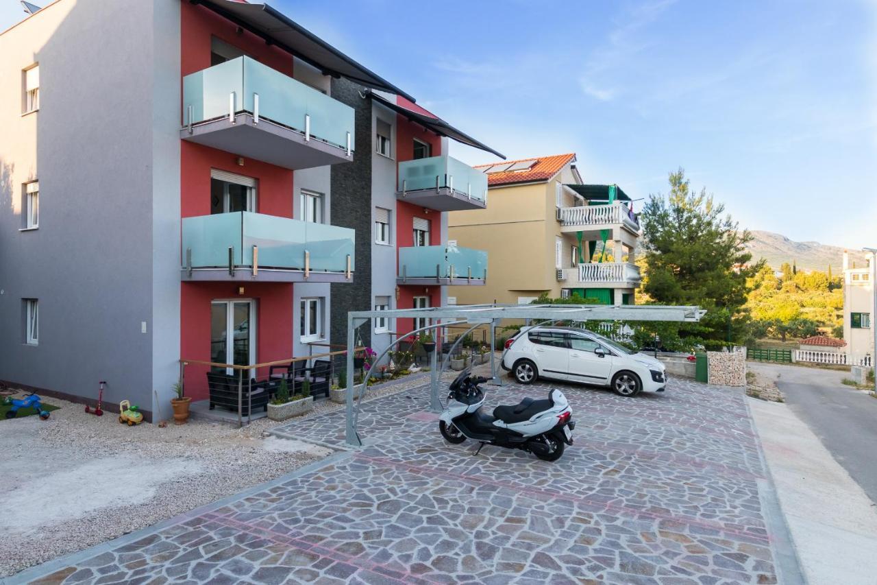 Apartments And Rooms With Parking Space Grebastica, Sibenik - 17831 Bagian luar foto