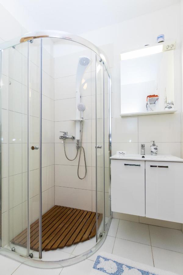 Apartments And Rooms With Parking Space Grebastica, Sibenik - 17831 Bagian luar foto