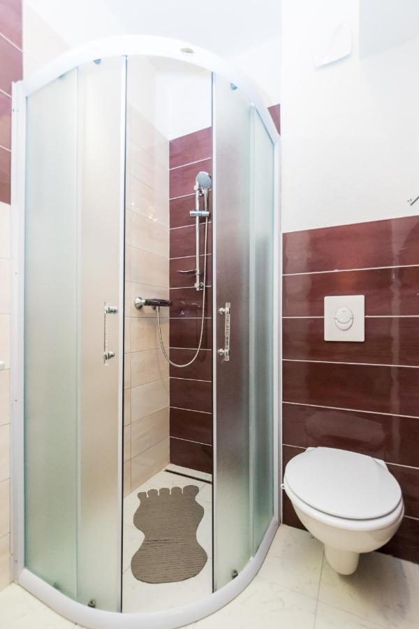 Apartments And Rooms With Parking Space Grebastica, Sibenik - 17831 Bagian luar foto