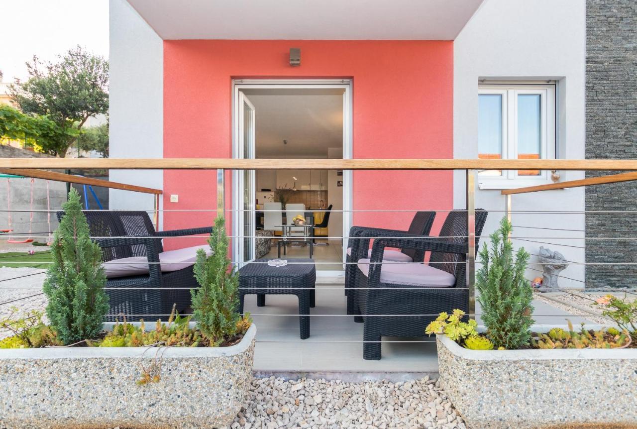 Apartments And Rooms With Parking Space Grebastica, Sibenik - 17831 Bagian luar foto