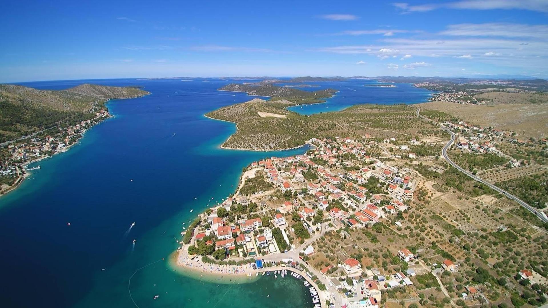 Apartments And Rooms With Parking Space Grebastica, Sibenik - 17831 Bagian luar foto